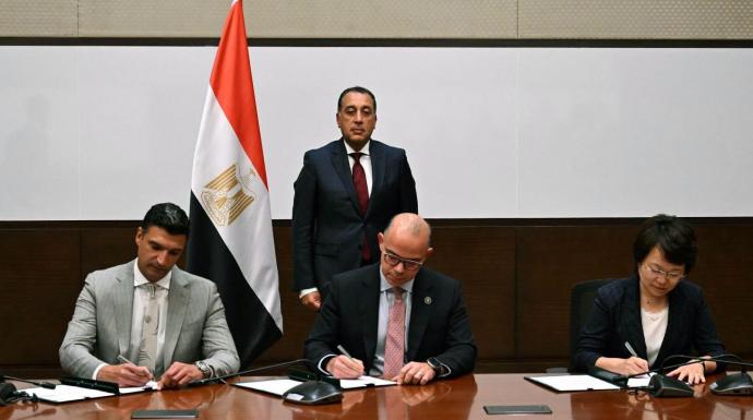 مصر والصين تتعاونان لإنشاء قاعدة لتخطيط وإنشاء مصانع السيارات ووسائل النقل المختلفة