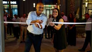 «عز العرب ستار» تفتتح أحدث صالة عرض لسيارات «smart» بـ«District 5»