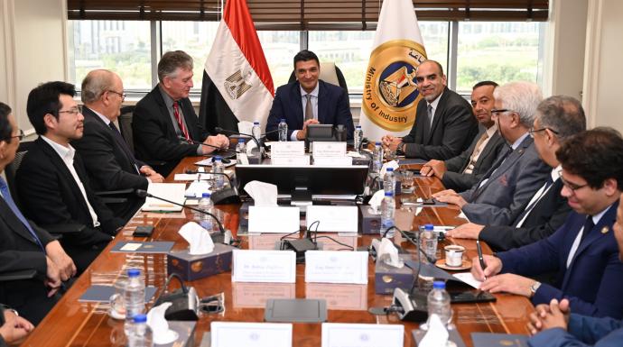 وزير الصناعة يبحث مع الجمعية البرازيلية لصناعة القوالب والعدد الصناعية ABINFER سبل نقل التكنولوجيا والخبرات الفنية في تصنيع القوالب والاسطمبات إلى المصانع المصرية